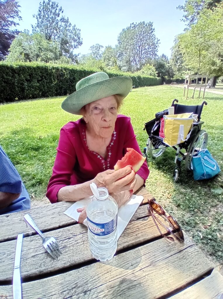 Pique-nique au parc des Vergers pour l’EHPAD de qualité à Illats entre Bordeaux et Langon